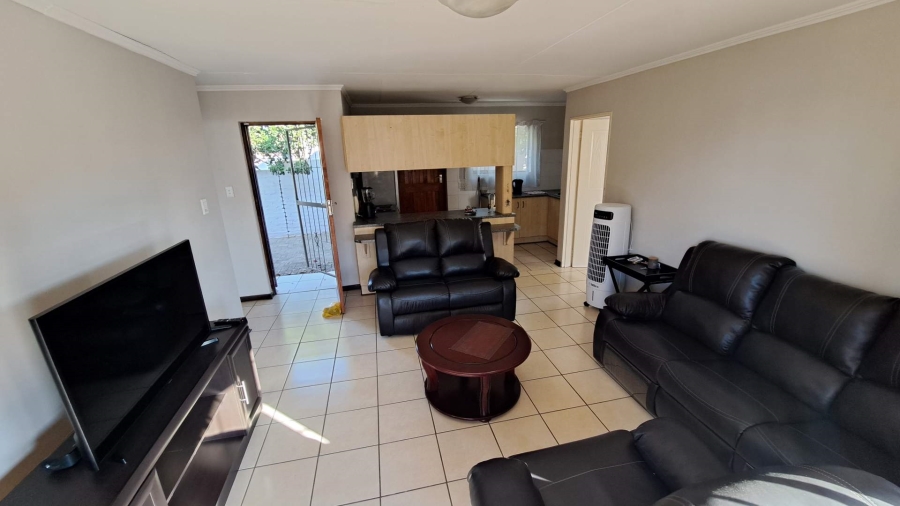 2 Bedroom Property for Sale in Langenhovenpark Free State